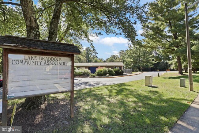 Building Photo - 5422 Brixham Ct