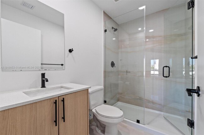 Building Photo - 275 NW 13th Pl