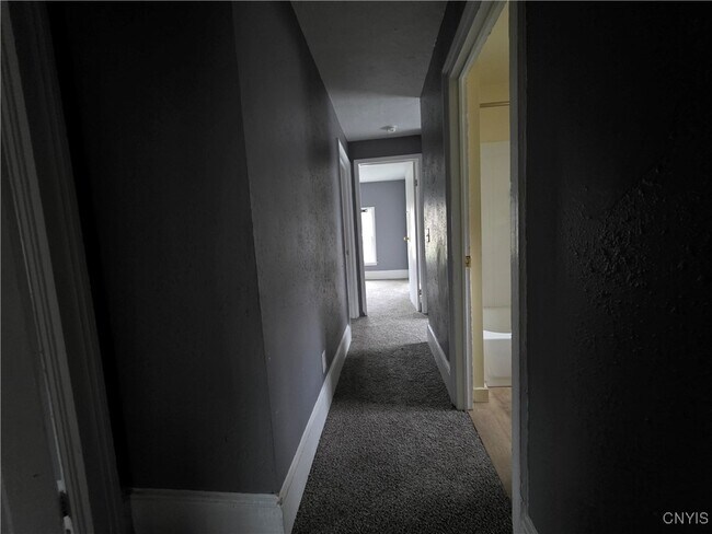 Building Photo - 137 W Schuyler St