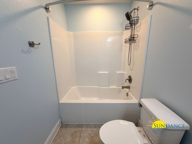 Building Photo - Charming 3-Bedroom Home on a Sidewalk-Lined Cul-de-Sac Near the Bay!