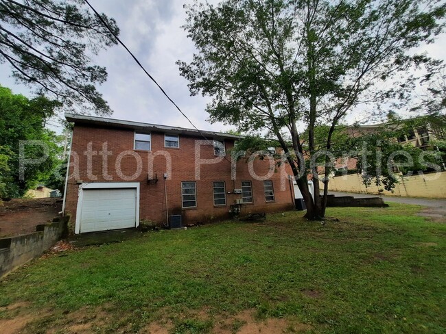 Building Photo - 3017-3019 Longleaf Road - Inside CoC - R13...