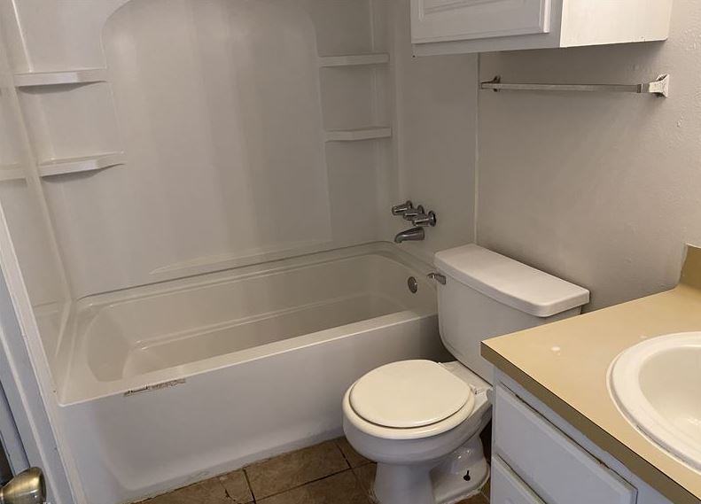 Building Photo - 2411 Pedernales Dr