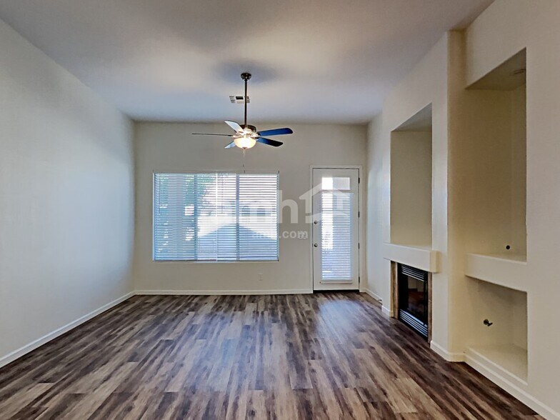 Building Photo - 3840 E Heather Ct