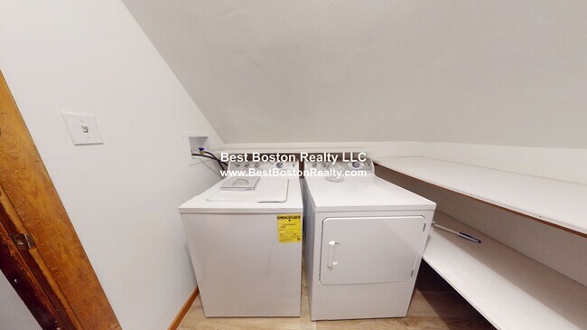 Building Photo - 66 Sagamore Ave