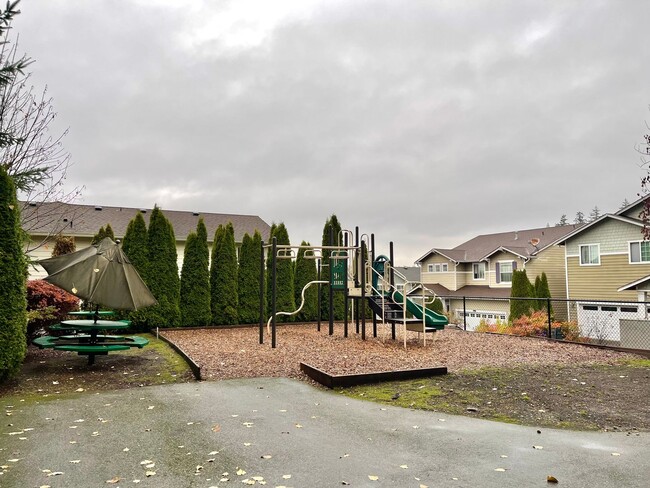 Building Photo - Great Home For Rent