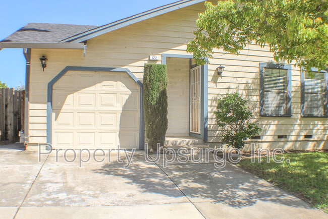 Building Photo - 122 W 5th St