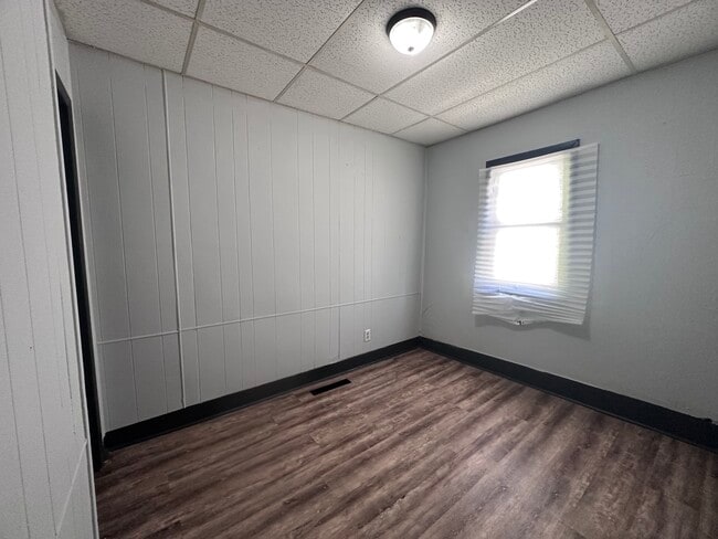 Building Photo - 614 Chandler-