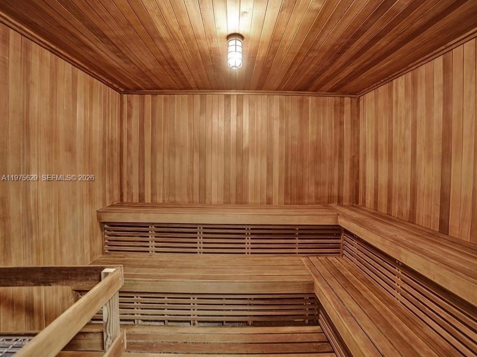 Building Photo - 400 Leslie Dr