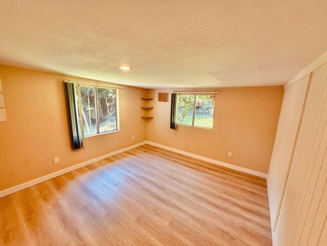 Building Photo - Spacious Haiku Home w/ Pool, Hot Tub, Lofts, Lanais, Ocean & Jungle Views