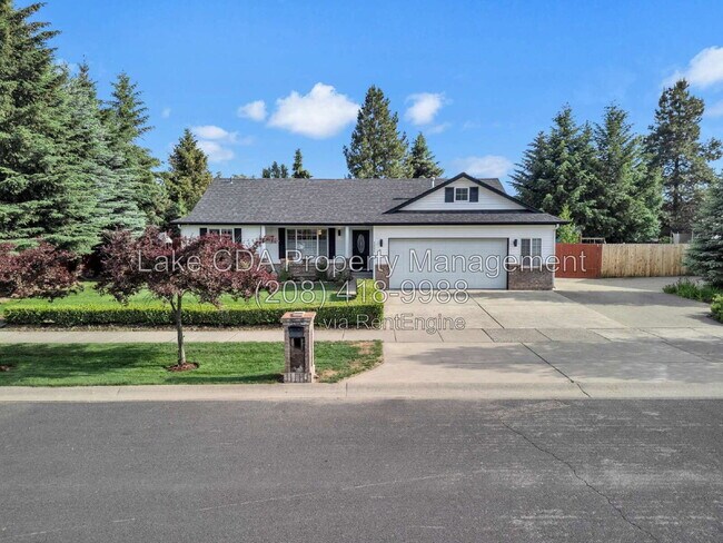 Building Photo - 2082 E Greenleaf Ln
