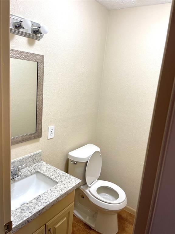 Building Photo - 825 Clubside Dr