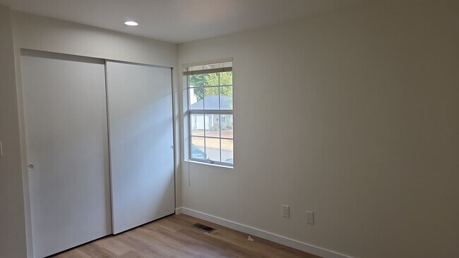 Building Photo - 10242 Ashley Cir NW