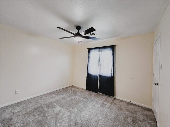 Building Photo - 7206 Bethany Bay Dr