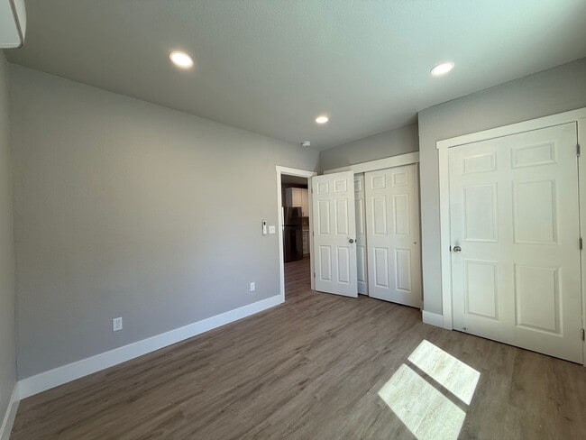 Building Photo - AVAILABLE NOW!  Newly Remodeled 1 bedroom, 1 bath in downtown area, won't last long!