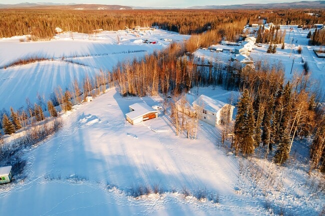 Building Photo - Spacious 5 Bedroom Home on 6 Acres – North Pole, Alaska