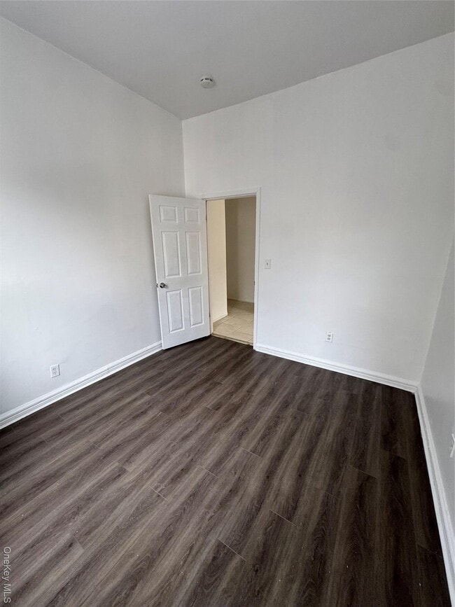 Building Photo - 238 S 3rd Ave