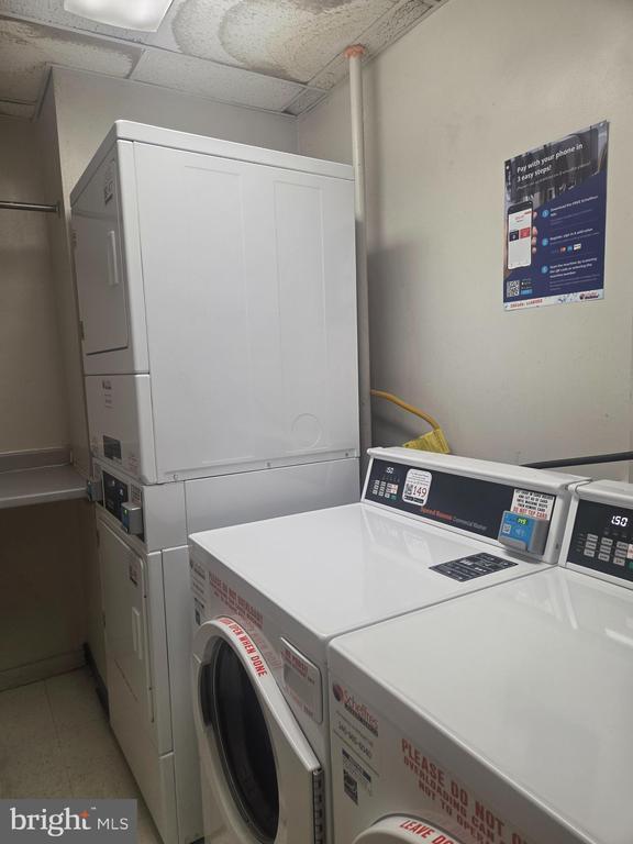 Building Photo - 3000 Spout Run Pkwy