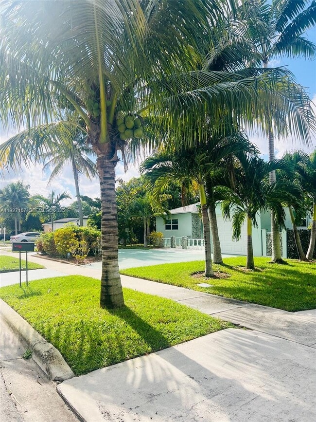 Building Photo - 850 SW 50th Terrace