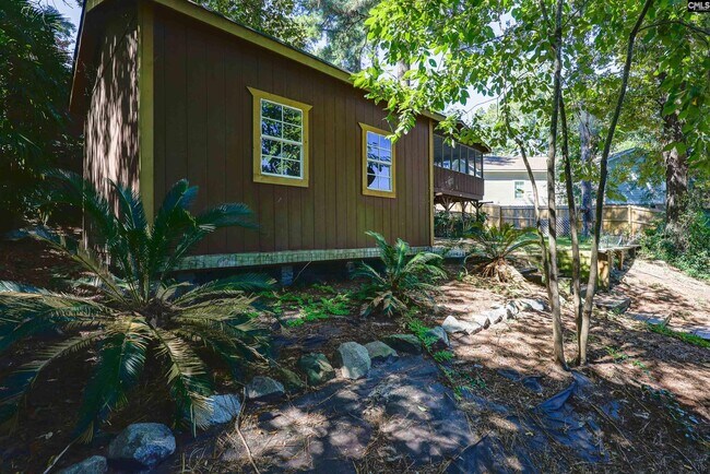 Building Photo - 1405 Parkdale Dr