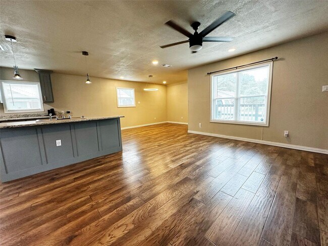 Building Photo - 3144 Gordan