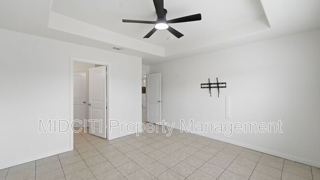 Building Photo - 1361 Bob White Dr