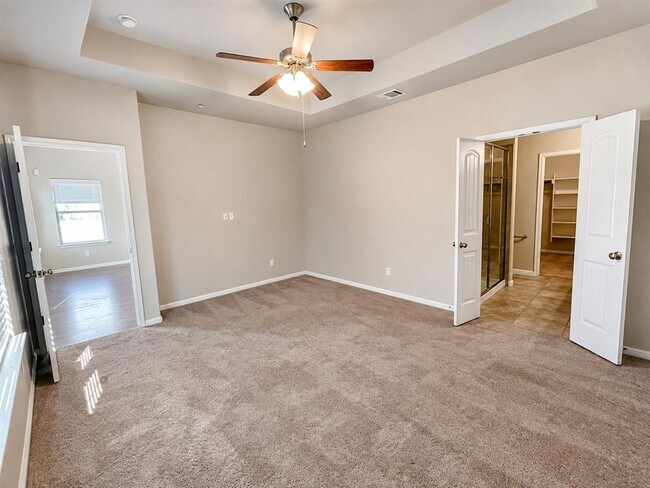 Building Photo - 2304 S Lakeline Blvd