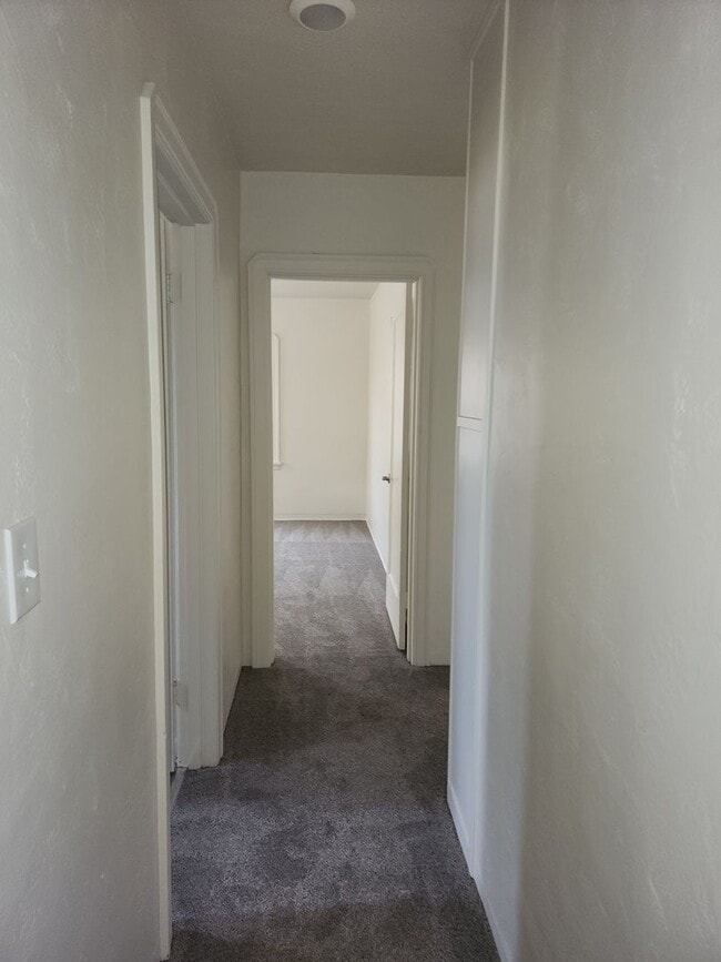 Building Photo - Country Home Between Empire and Waterford-  3 Bedroom 1 Bathroom With Central Heat And Air