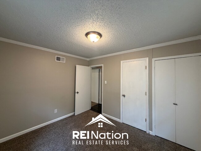Building Photo - Charming 3BR/2BA East Memphis Home | 1,795 Sq Ft, Hardwood Floors & Fireplace