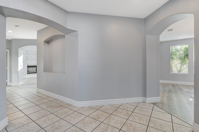 Building Photo - MASSIVE 5 BEDROOM, 2 STORY HOME IN DESIRABLE RHODES RANCH GOLF COURSE COMMUNITY!