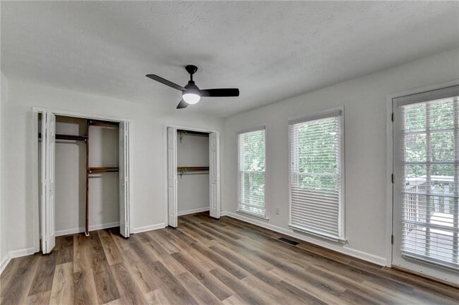 Building Photo - 1530 Plunketts Rd