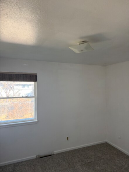 Building Photo - 1000 Flint Way