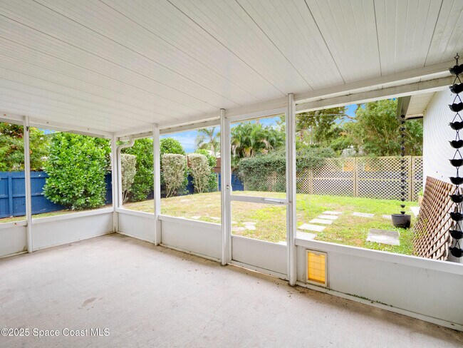 Building Photo - 380 Courtney St