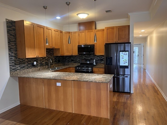 Building Photo - 633 E Bowen Ave