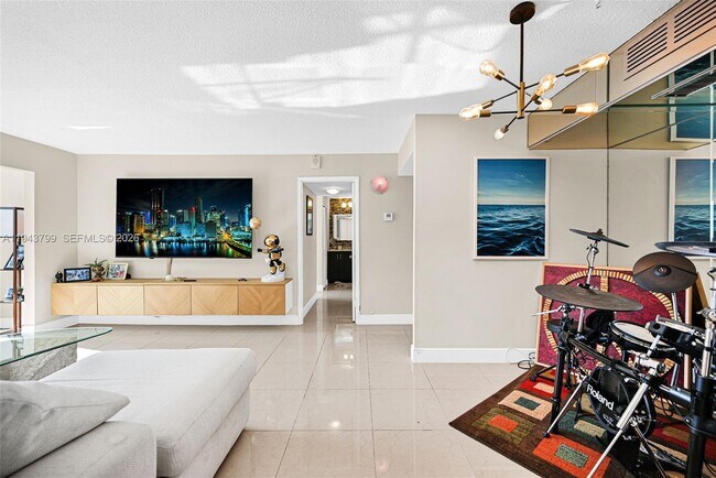 Building Photo - 7135 Collins Ave