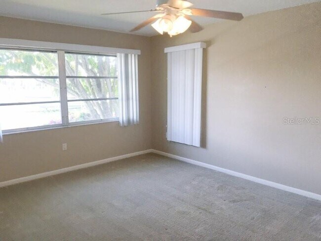 Building Photo - 2281 Vía Seville