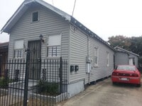 Building Photo - 1313 Flood St