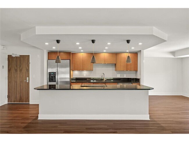 Building Photo - 2885 Knox Ave S