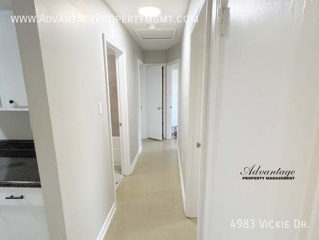 Building Photo - 4983 Vickie Dr