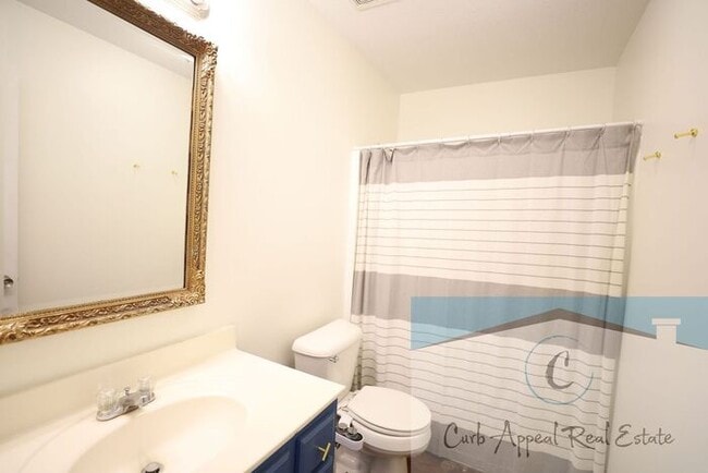 Building Photo - Beautiful 3 bed / 2 bath home - Brookland!