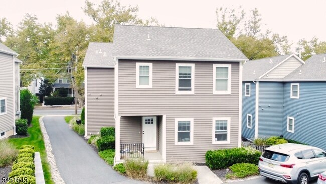Building Photo - 156 Broad St