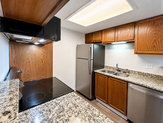 Building Photo - 908 S Walden Way