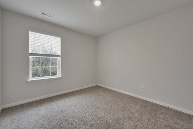 Building Photo - 130 Maple Run Dr