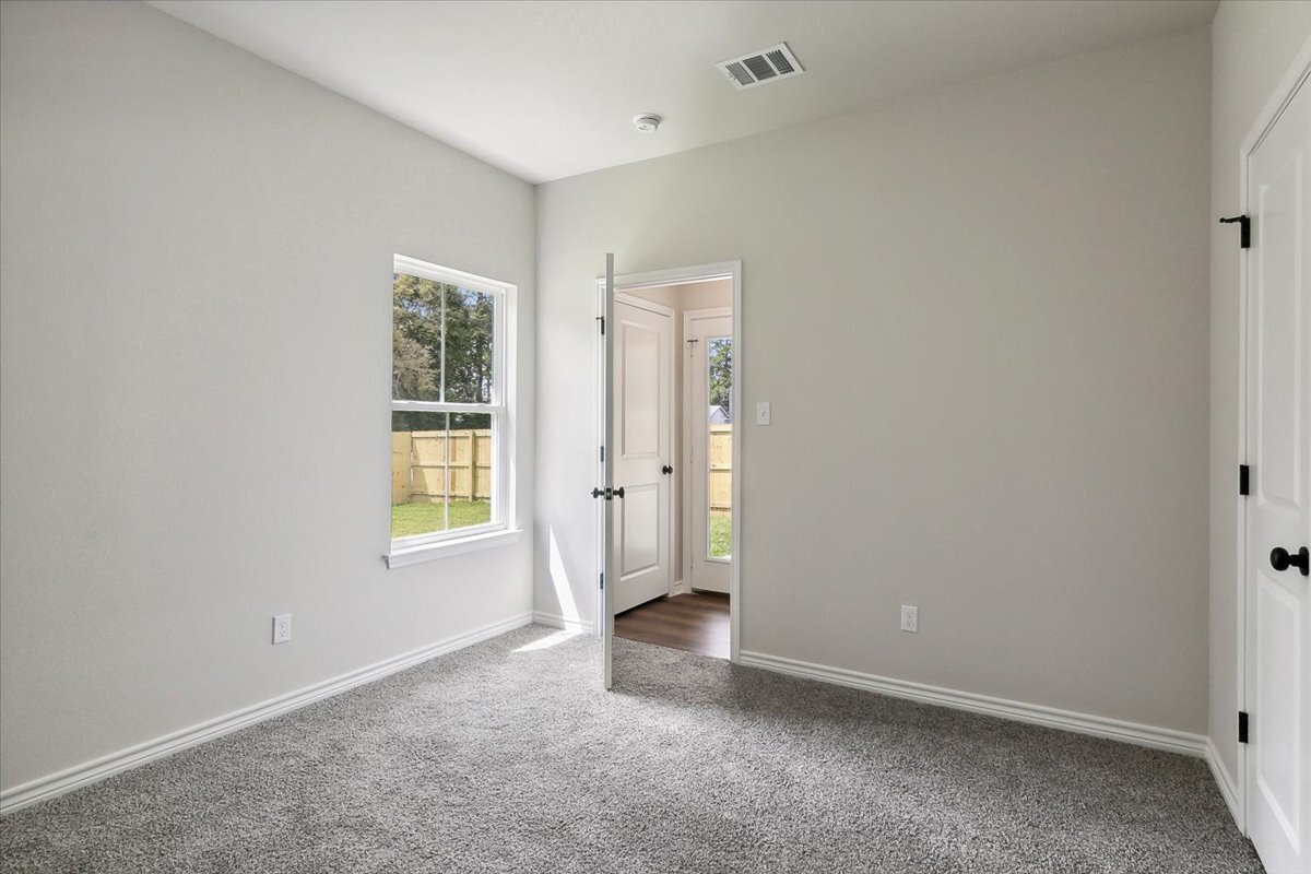 Building Photo - 9896 Golden Ln