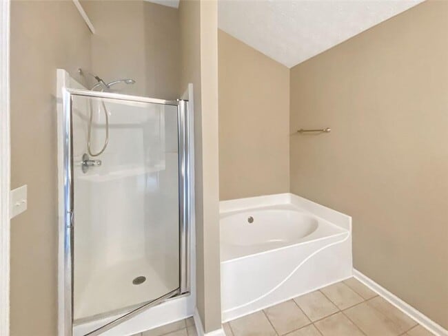 Building Photo - 3033 Kentmere Dr