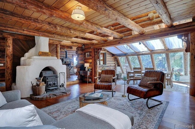 Building Photo - Mountain Log Home for Rent with views and ...