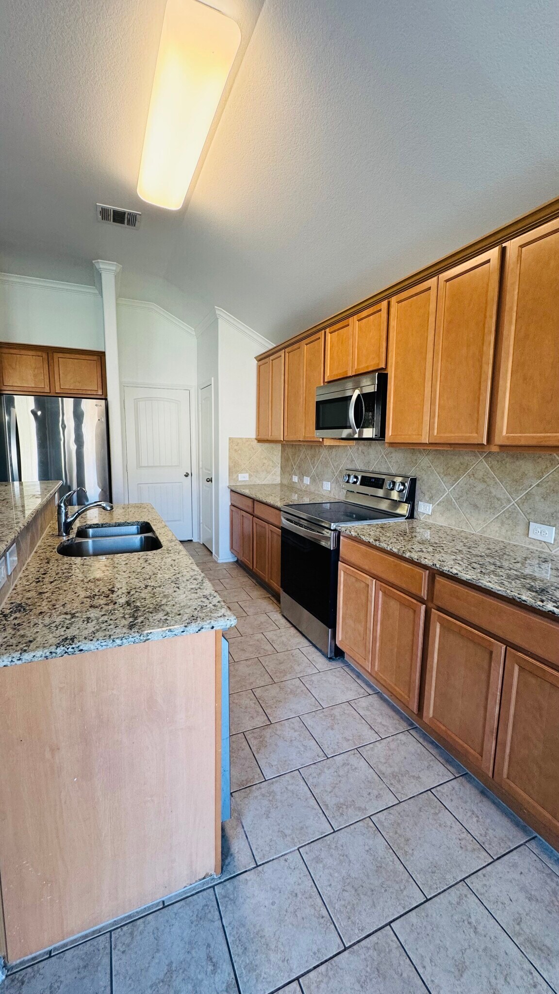 Building Photo - 112 Hendelson Ln