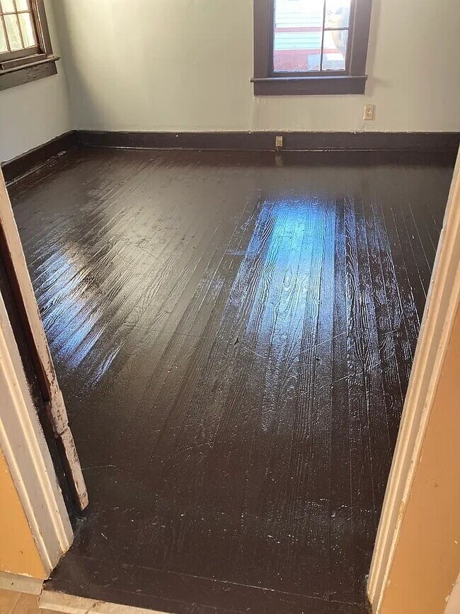 Building Photo - 207 Sims Dr