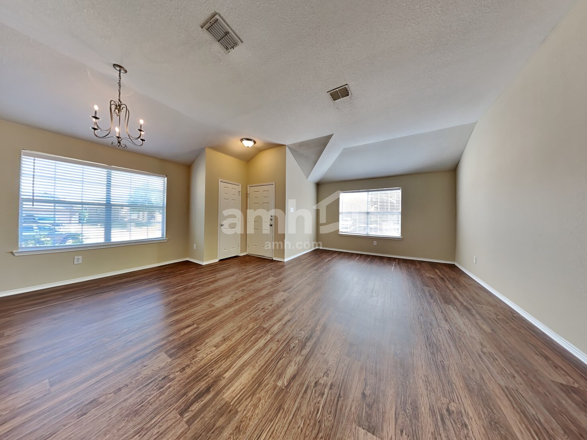 Building Photo - 14149 Filly St