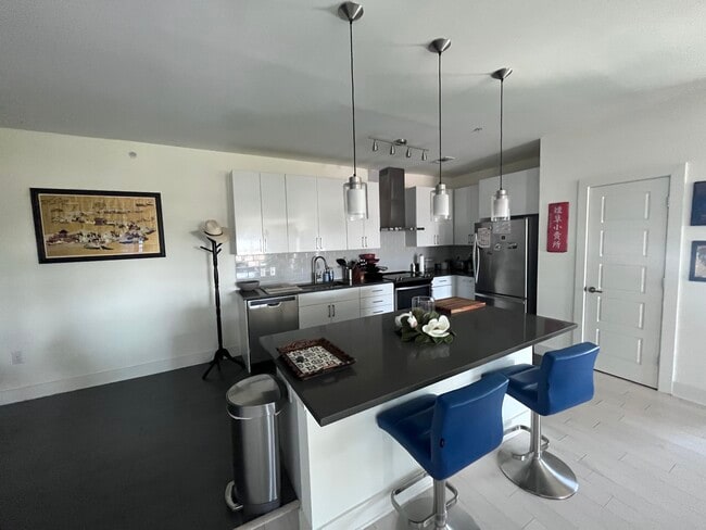 Building Photo - 6444 Burnet Rd