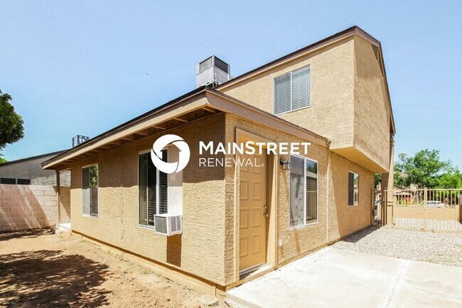 Building Photo - 4 Bedroom Pet-Friendly Home in Glendale, AZ with Main Street Renewal
